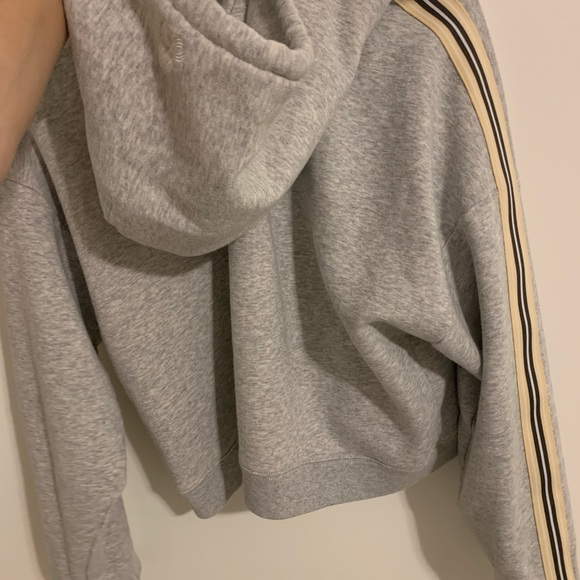 Tna cropped hoodie small stain on hood - Picture 2 of 4